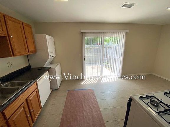 5th image of 118 Saint Jude Cir
