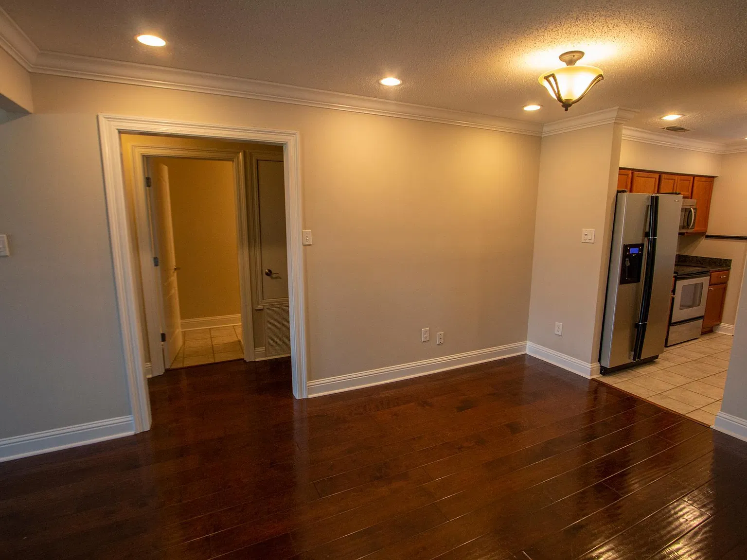 917 Ronson Drive — Photo 4