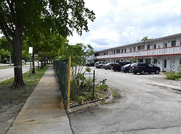 5th image of 245 NE 191st St APT 3007