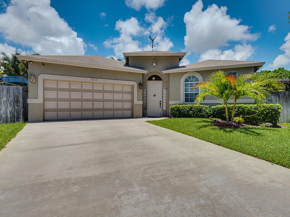1st image of 955 NW Le Grace Circle