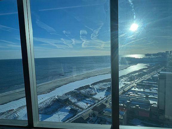 4th image of 1515 Boardwalk #1809