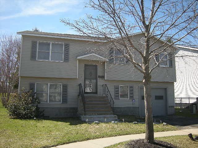 2nd image of 102 J Stanley Coyne Cir