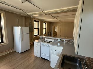 39 W Pleasant St #2, Claremont, NH 03743