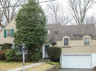 951 Green Meadow Ln, Mamaroneck, NY