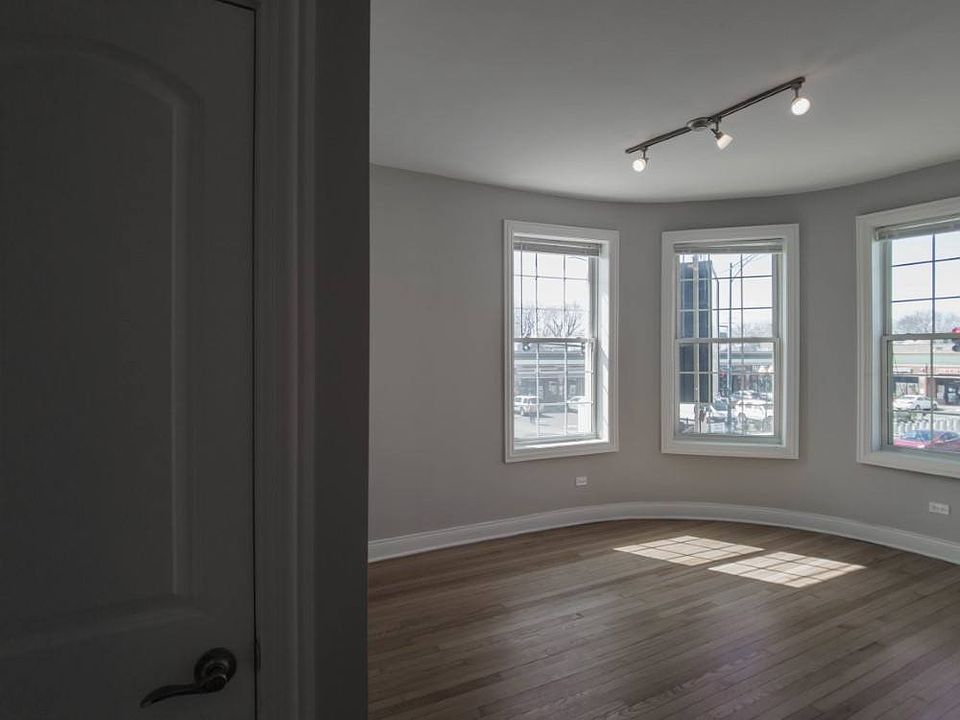 Living room with lots of natural lighting