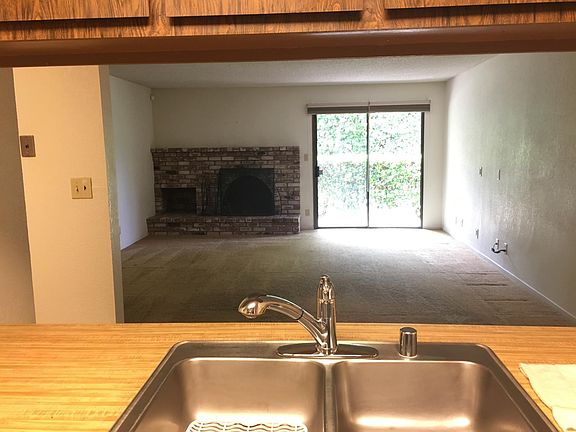 4th image of 218 Vista Ct