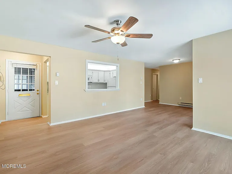 43 Eastport Ct — Photo 6