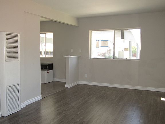 4th image of 1301 W 89th St APT 1