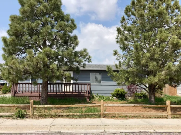 1920 Elm St, Gering, NE 69341