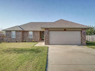 2409 E Willow St, Republic, MO 65738