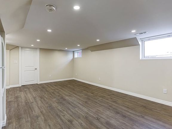 5th image of 211 Hibbert Ave #2