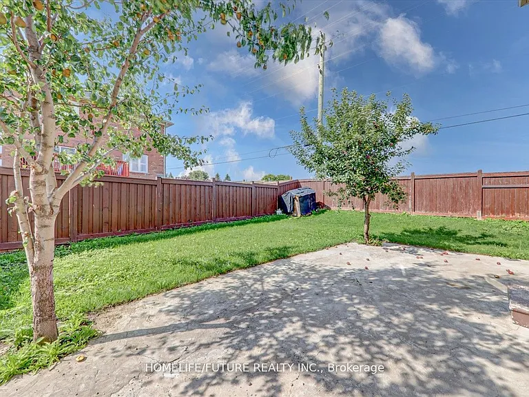 939 Miller Park Ave #BASEMENT — Photo 17