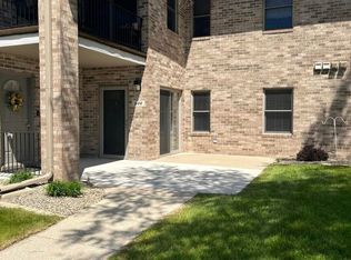 944 Birch Dr, Crown Point, IN 46307