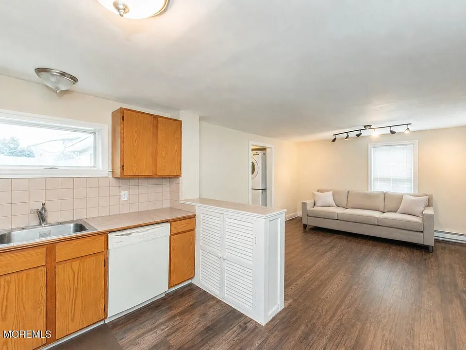 9 Central Ave