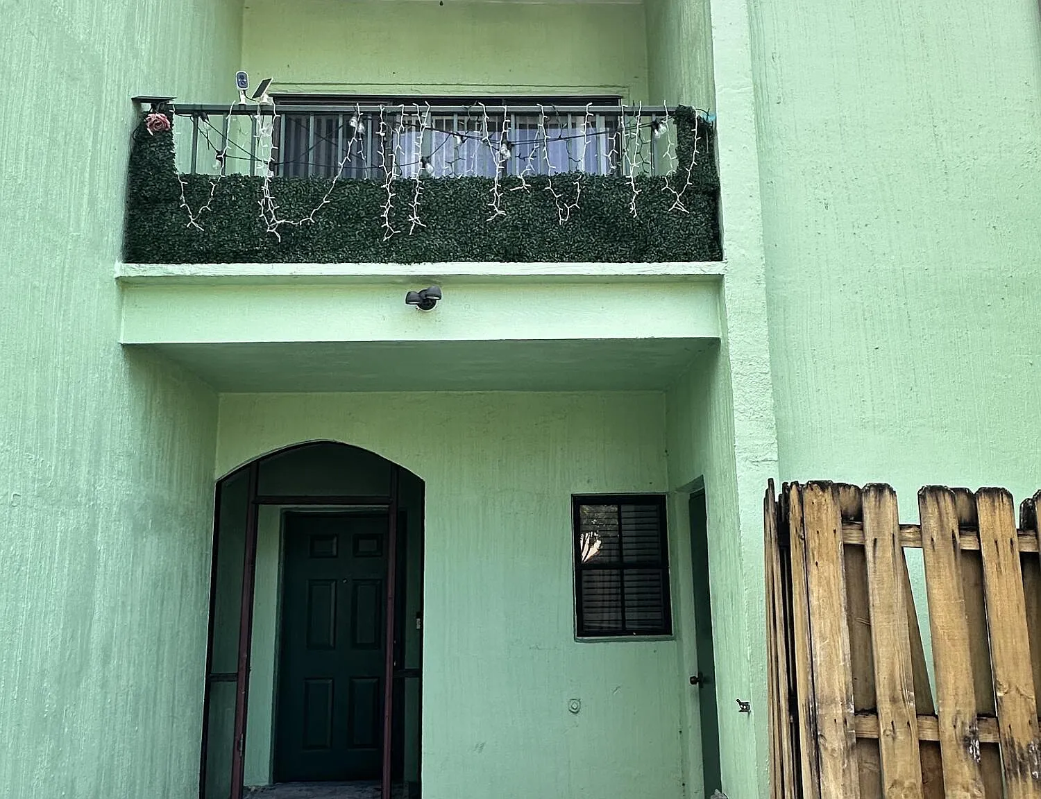 2 bed, 2.5 bath, 1660 sqft, $2,500 — Photo 1
