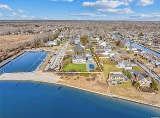 51 Landing Ln, East Quogue, NY 11942