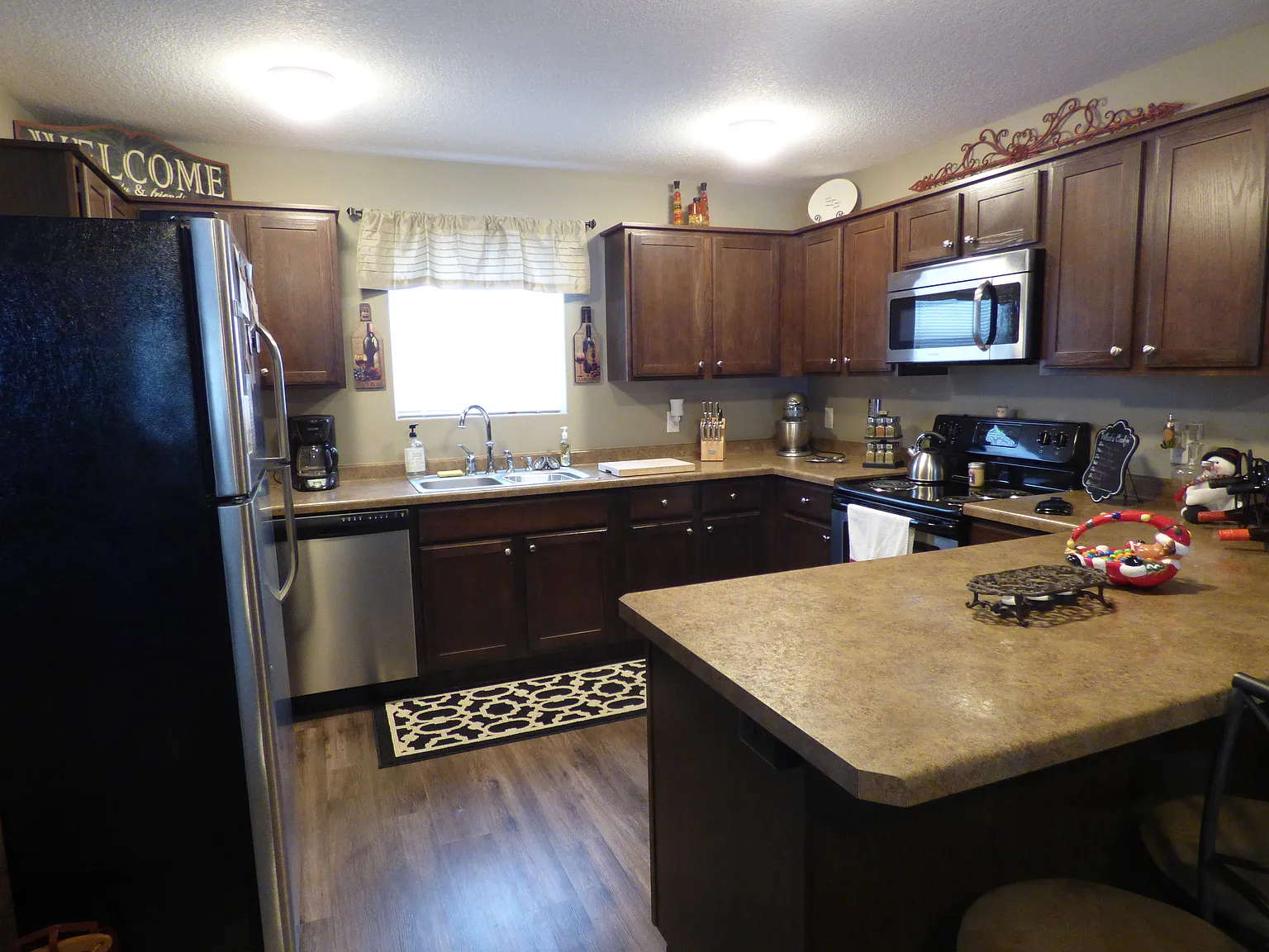 2 bed, 1100 sqft, $1,100 — Photo 1