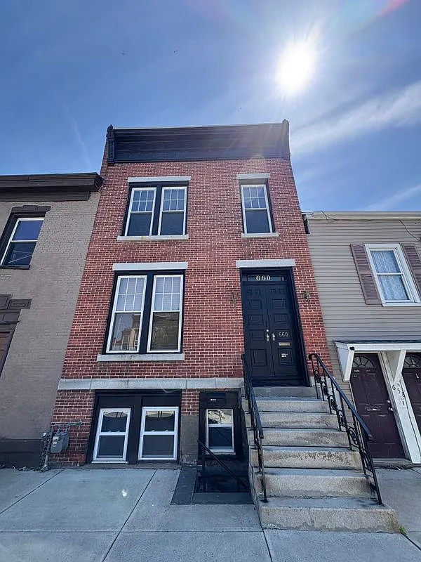 2 bed, 1.0 bath, 800 sqft, $1,500 — Photo 1