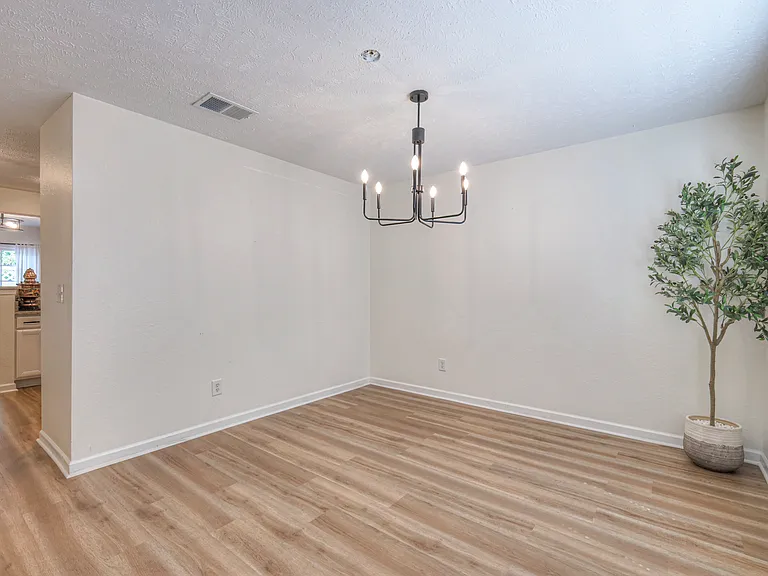 1846 Shaylin Loop — Photo 4