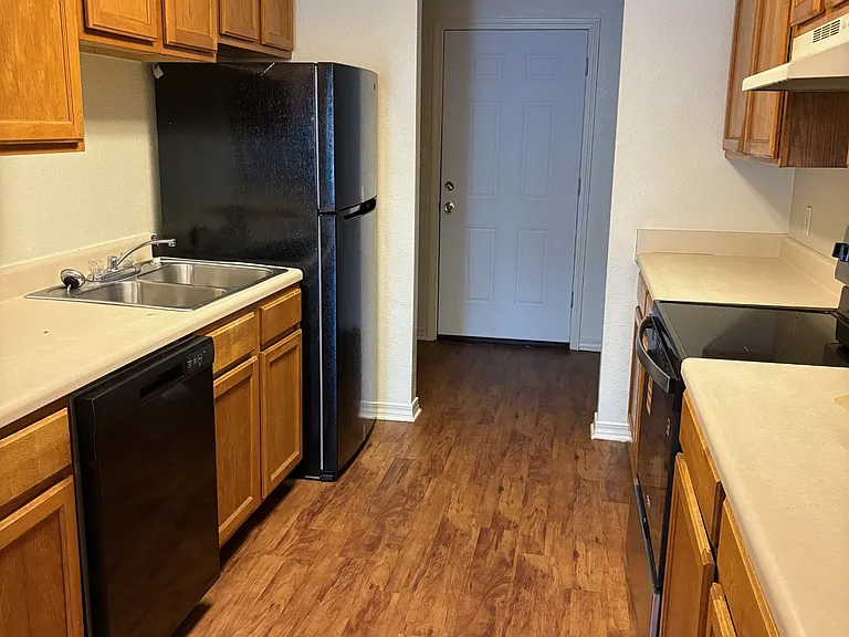 5511 Quail Creek Cir — Photo 3