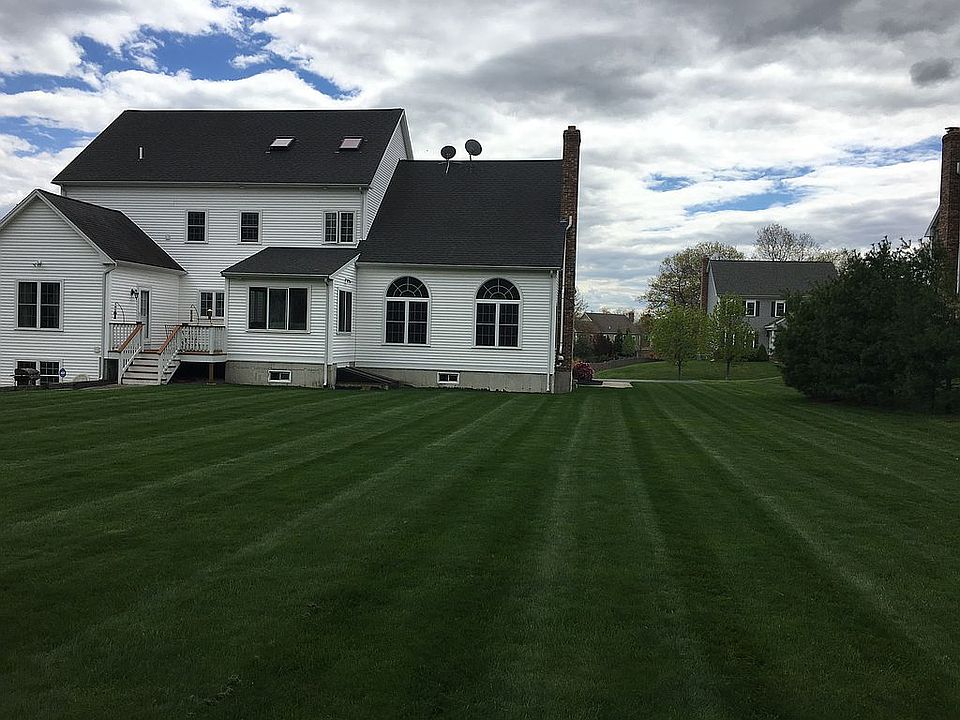 1st image of 25 Paddock Dr