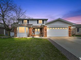 19511 Wherle Dr, Brownstown, MI 48193