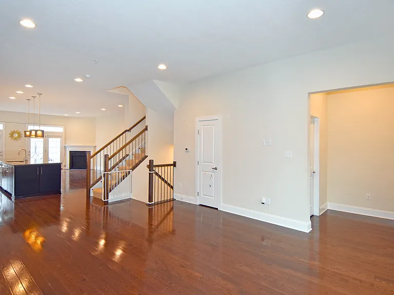 346 Osona Ln — Photo 6