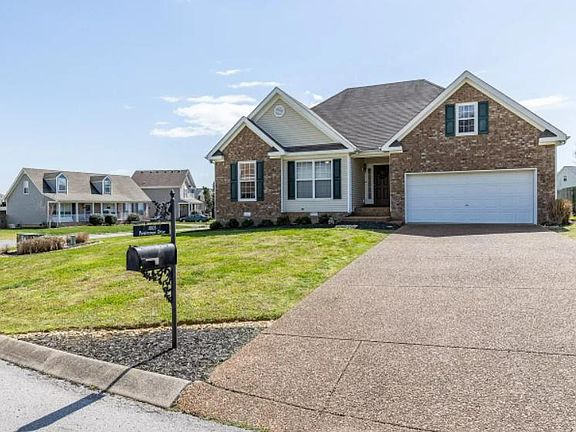 Single Story Home with 1369 sqft 3 Bedrooms 2 Baths