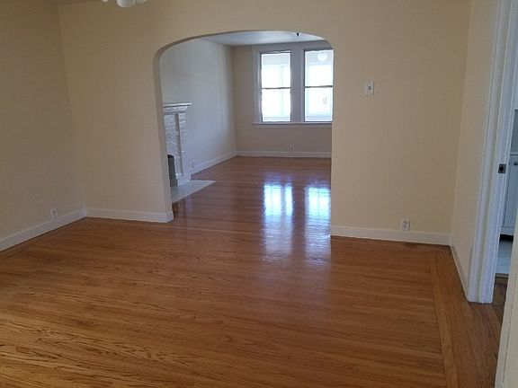 3rd image of 729 Baden Ave