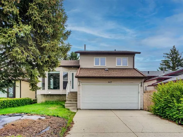 127 W Woodstock Rd SW, Calgary, AB T2W 5W3