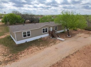 108 County Road 2638, Devine, TX 78016