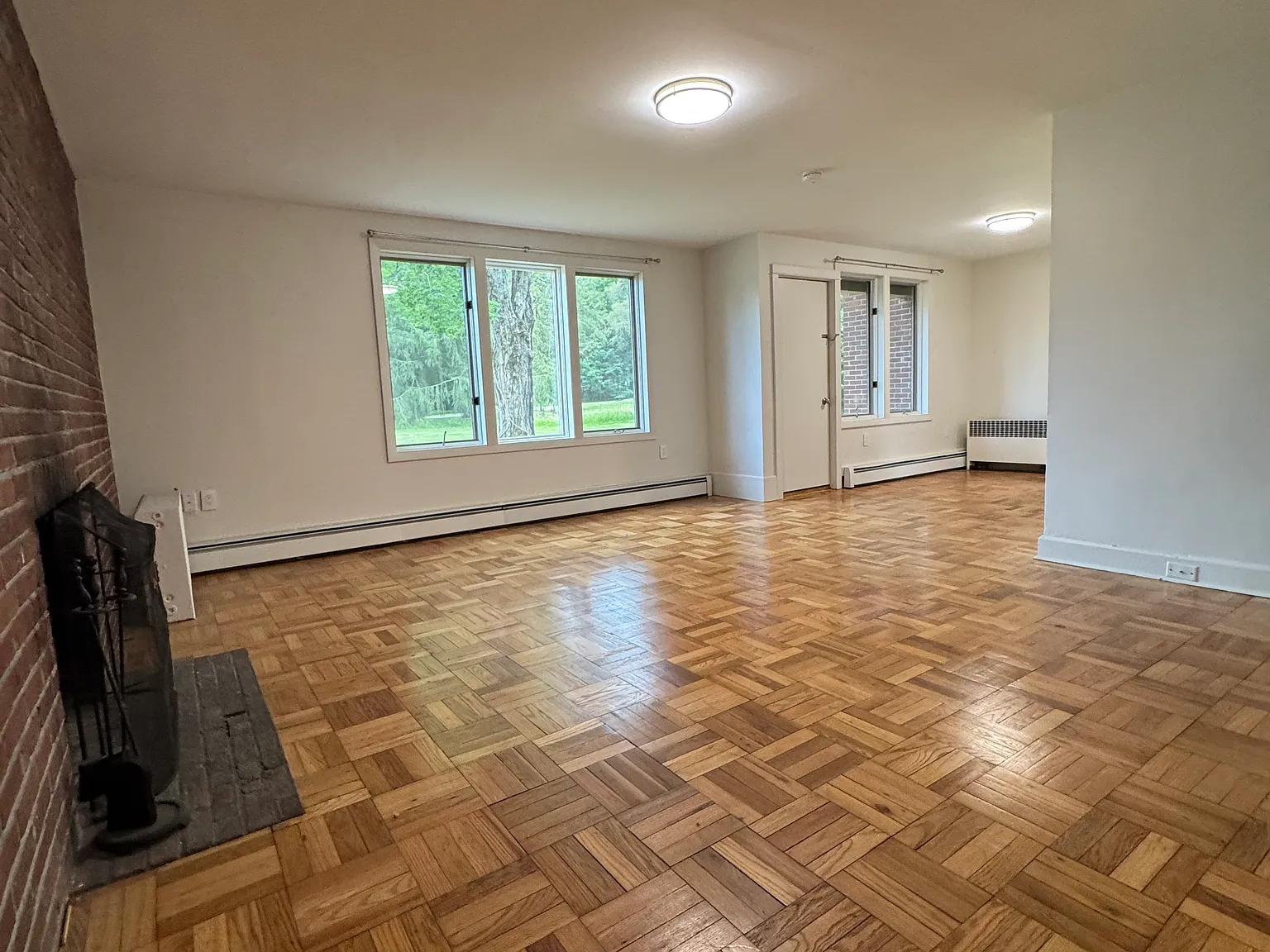 3 bed, 1300 sqft, $1,875 — Photo 1