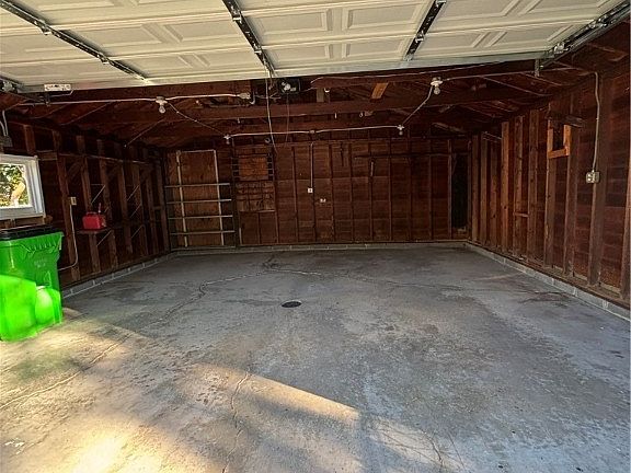 3rd image of 13709 Oak Park Blvd