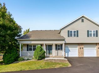952 Chandler Ln, Sun Prairie, WI 53590