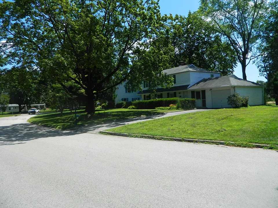 4012 Fairway Rd