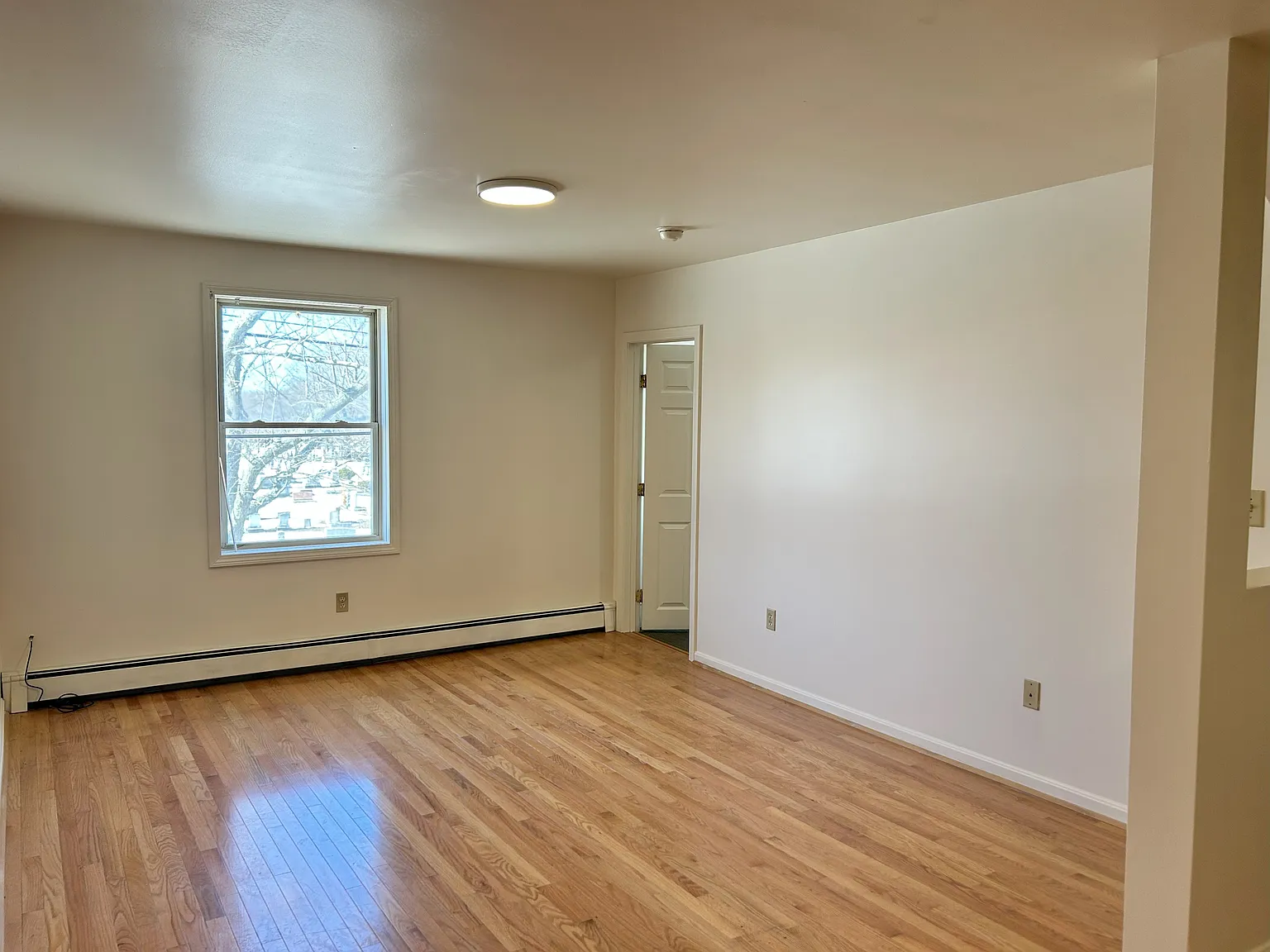 2 bed, 620 sqft, $2,000 — Photo 4