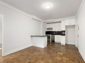 245 W 75th St