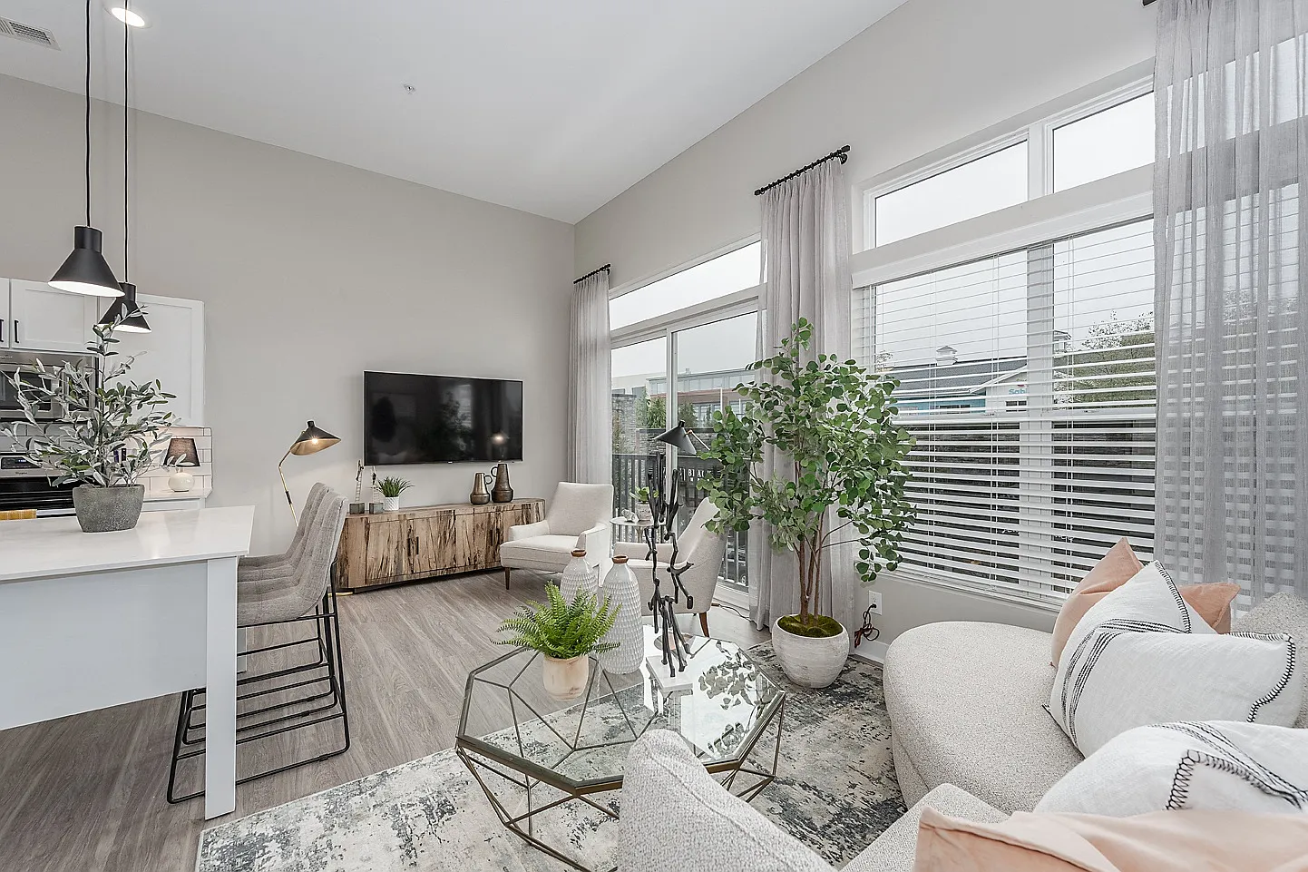 Liberty Center Apartments — Photo 4