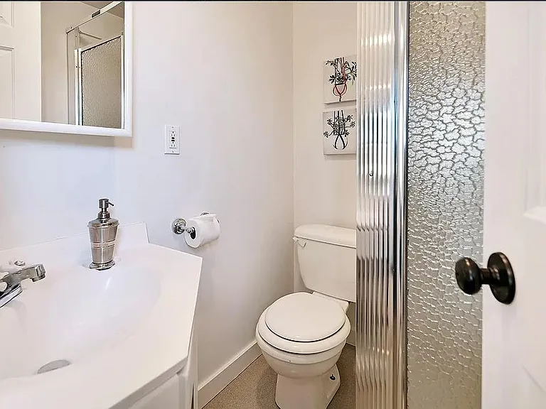 917 W Emerson St — Photo 15