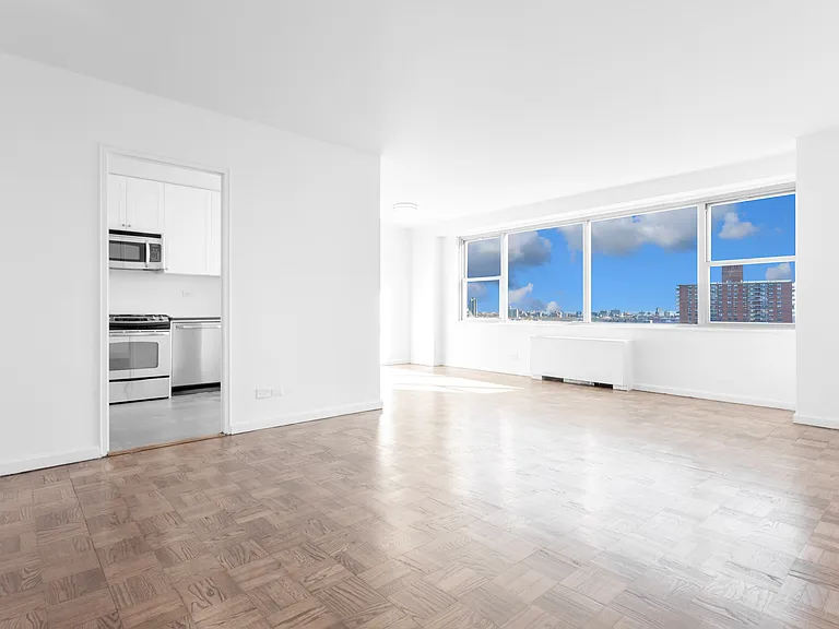 2500 Johnson Ave #10T — Photo 1