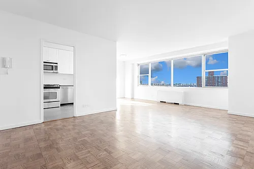 2500 Johnson Ave #10T Photo 1