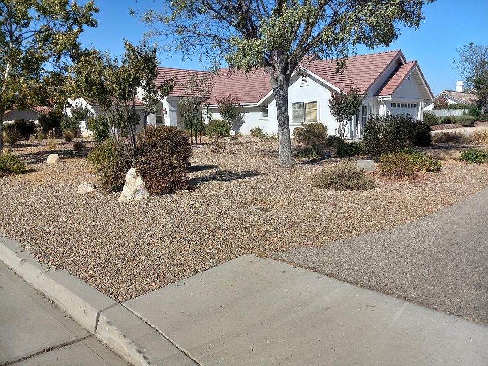 1st image of 2490 Beechwood Dr