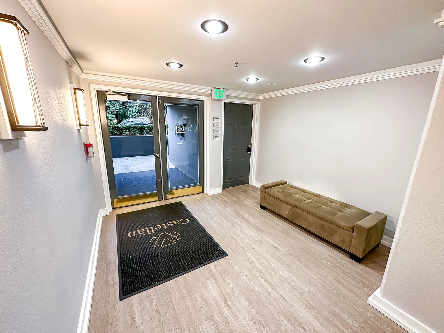 Castellan Apartments — Photo 4