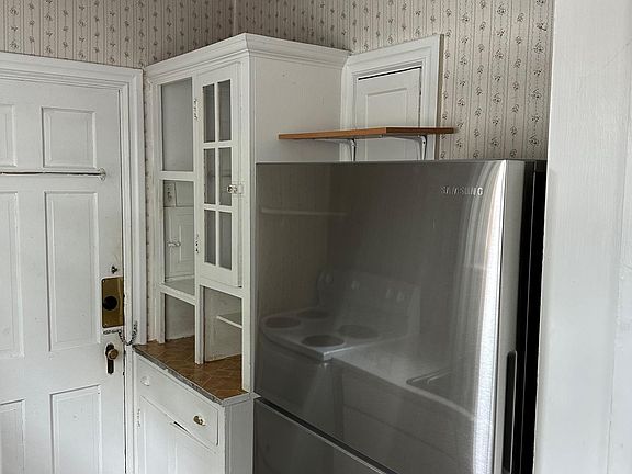 2nd image of 15 Lewis Ave #B1