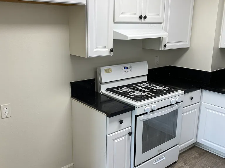 1014 W. Huntington Dr. — Photo 49