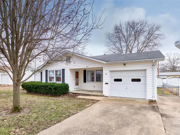 809 N 4th St, Elsberry, MO 63343