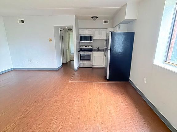2nd image of 462 South Ave #B1