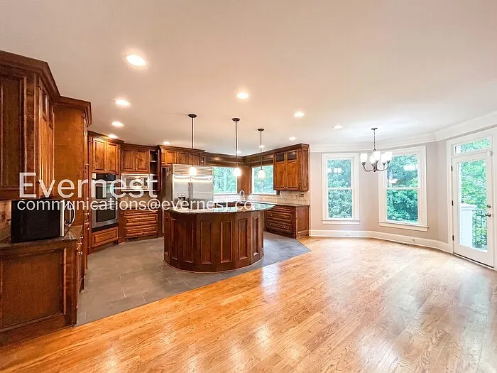 4002 Moheb St SW — Photo 2