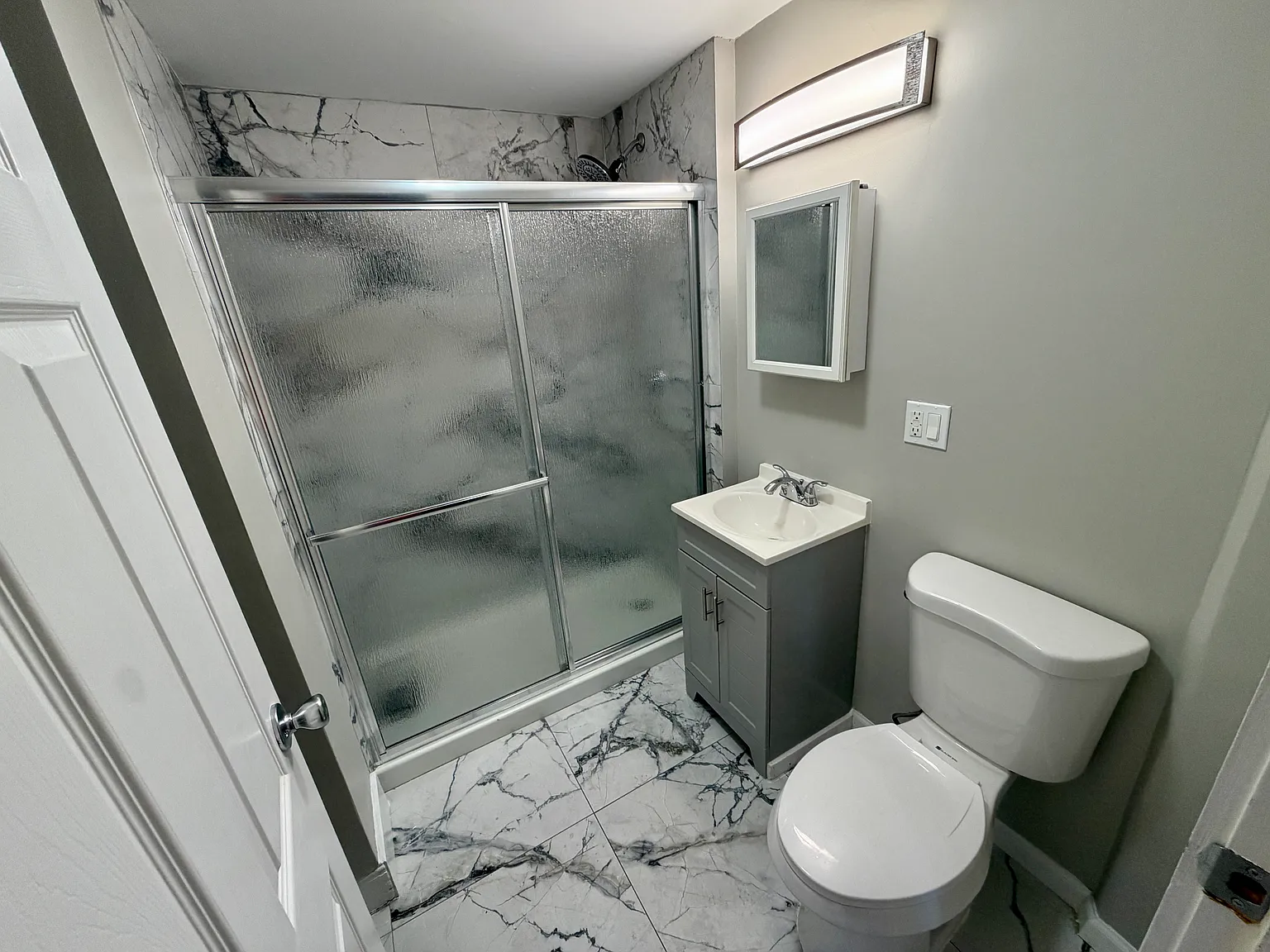 3 bed, 1060 sqft, $2,550 — Photo 3