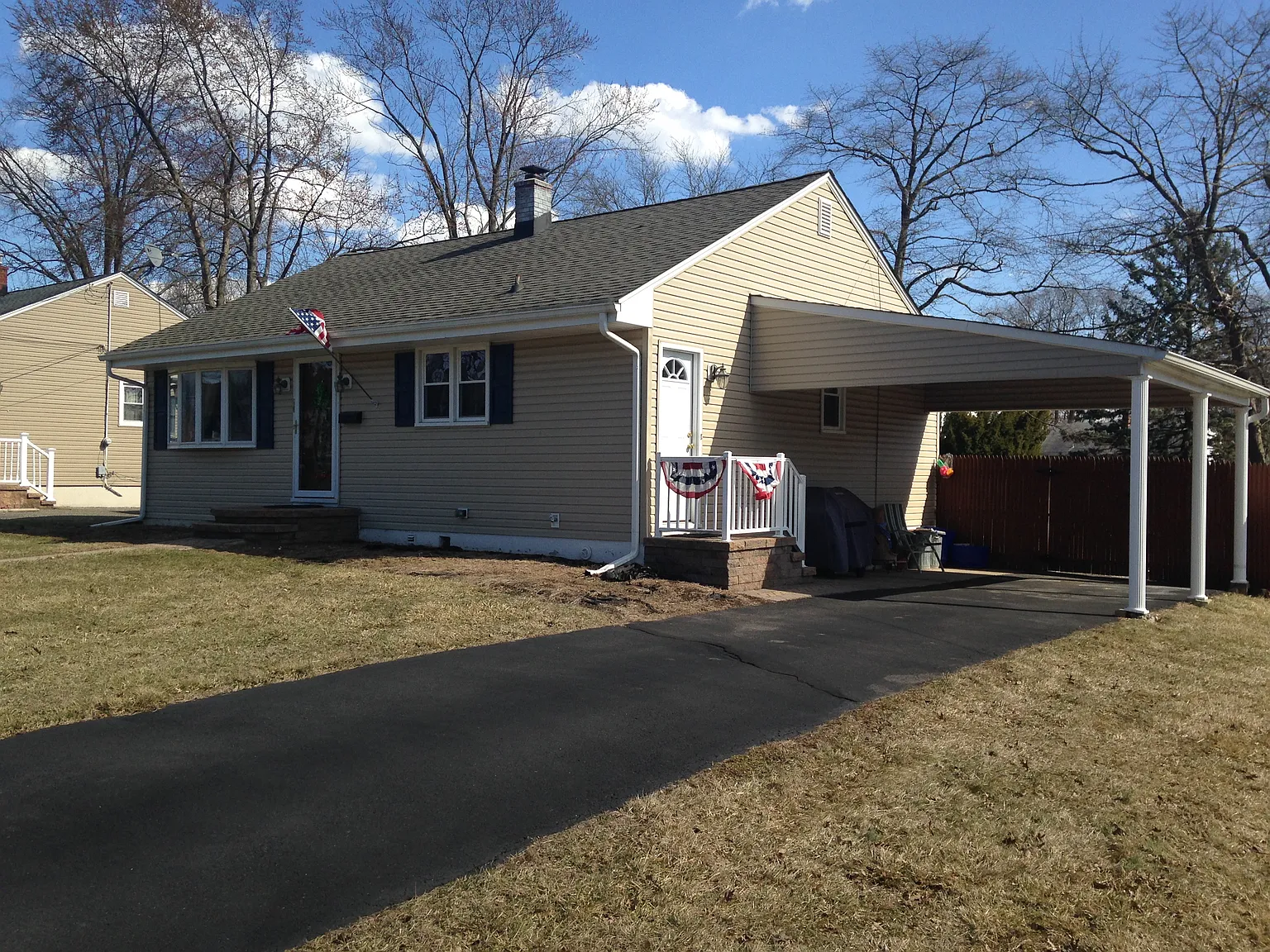 60 Pershing Ave photo 1